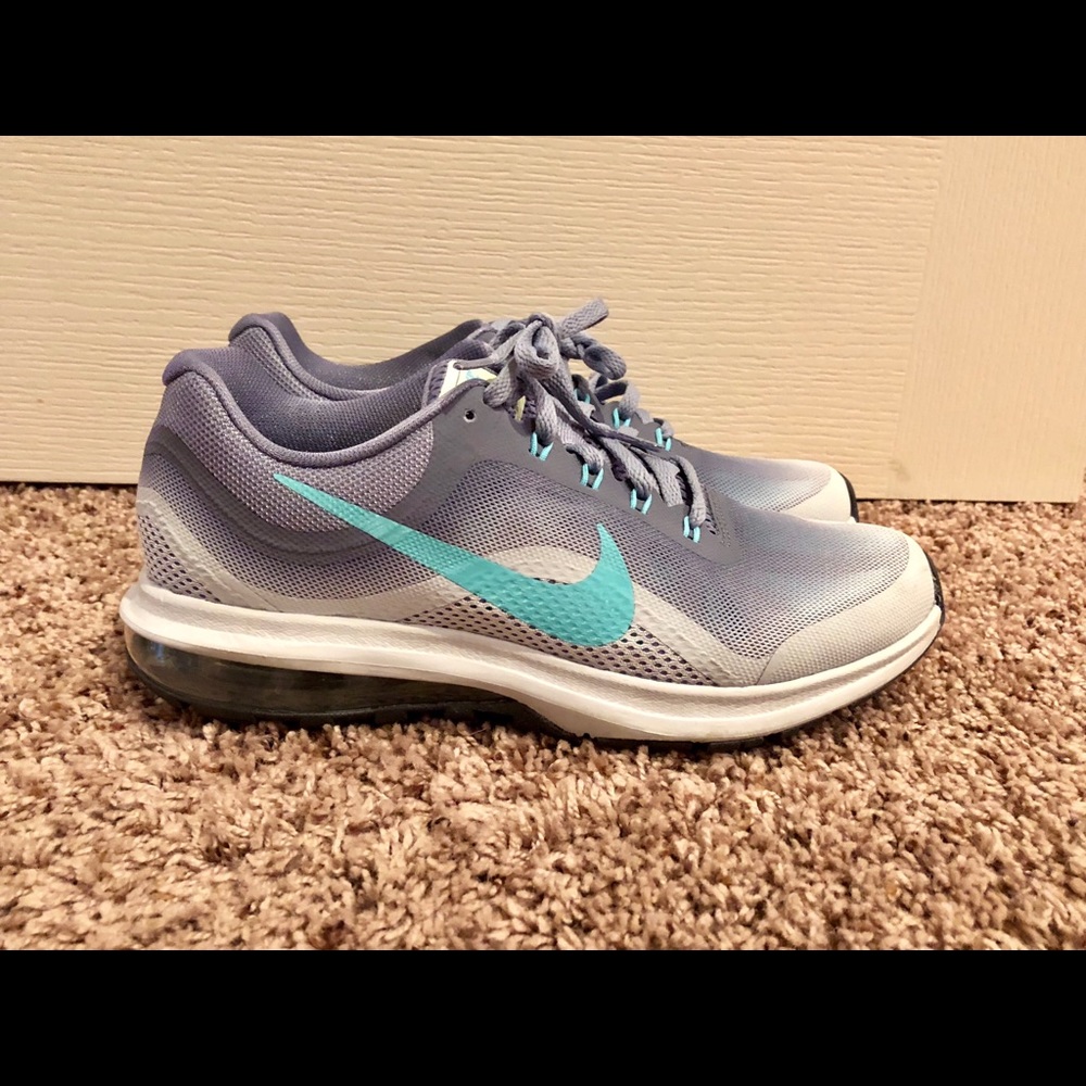 SOLD Women’s Nike Running Shoe